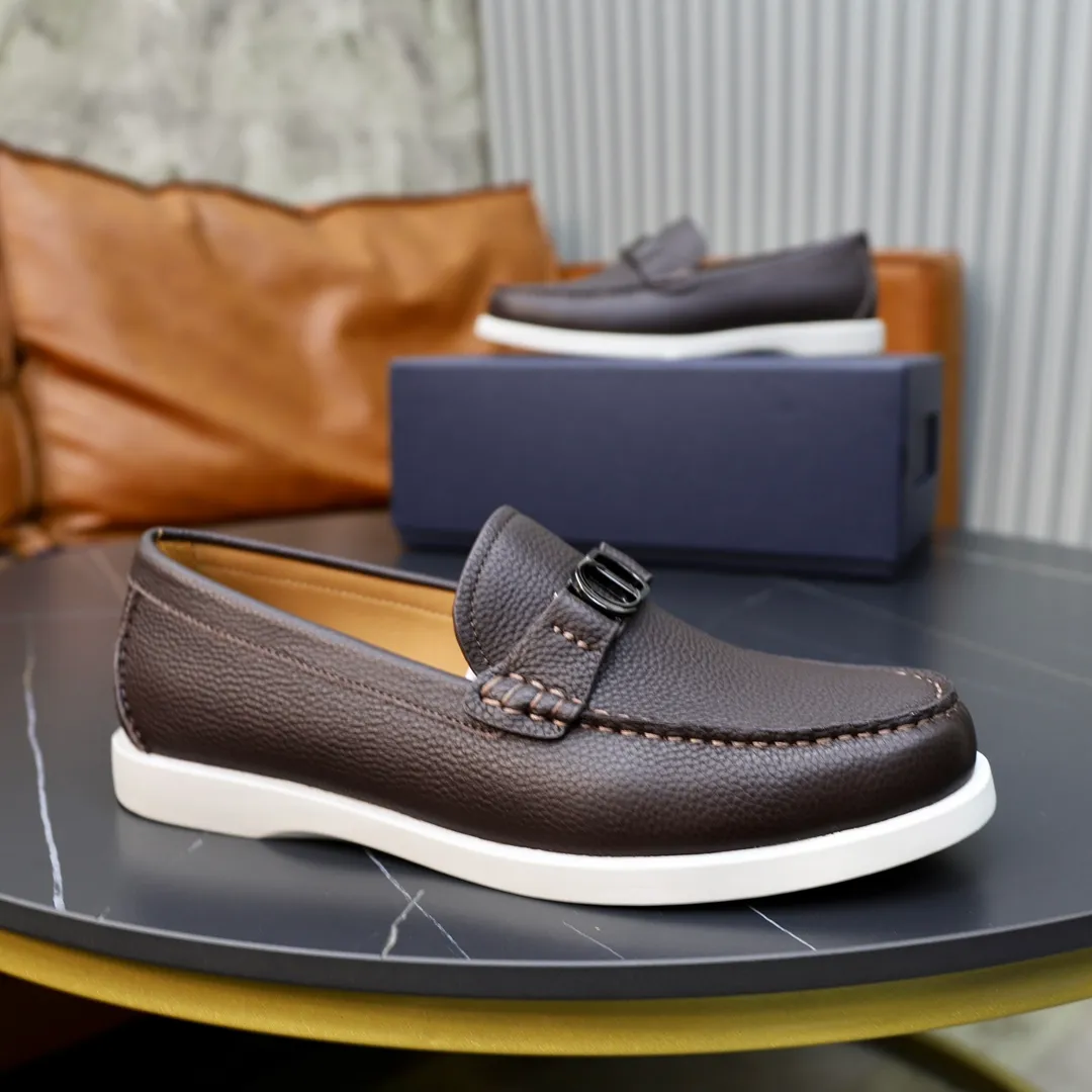 Ex-factory price: 540🙅‍♂️🙅‍♂️🙅‍♂️ Brand: Dior DIOR Standard code: Men's code 38/44 (45 can be customized) Grade: Same as the official website Material: Original cowhide stitching, cowhide lining, original TPU wear-resistant soft outsole Style categories: Leisure and sports version, footwear for driving, young fashion, European and American trends, British style Color: actual picture color